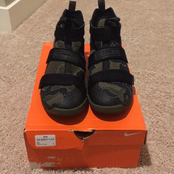 lebron james camo shoes